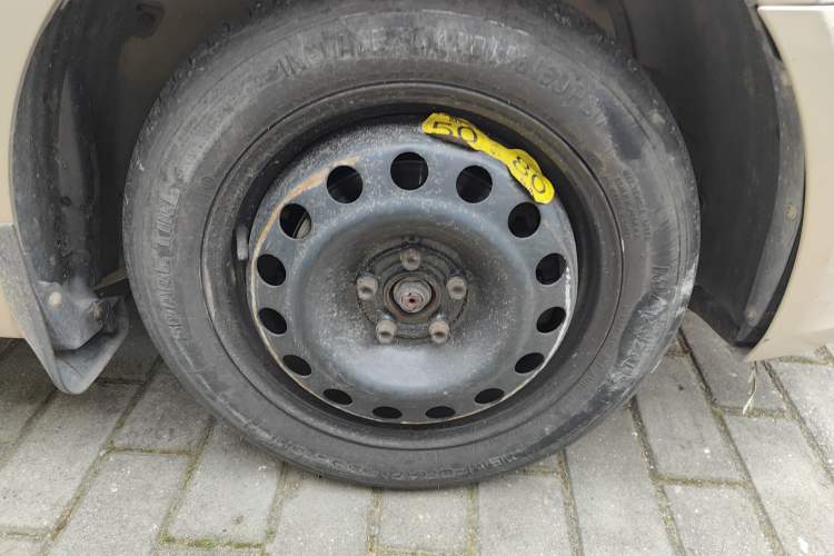 Used Roewe 350 2014 1.5L Manual Xunchi Edition Right Front Wheel Hub