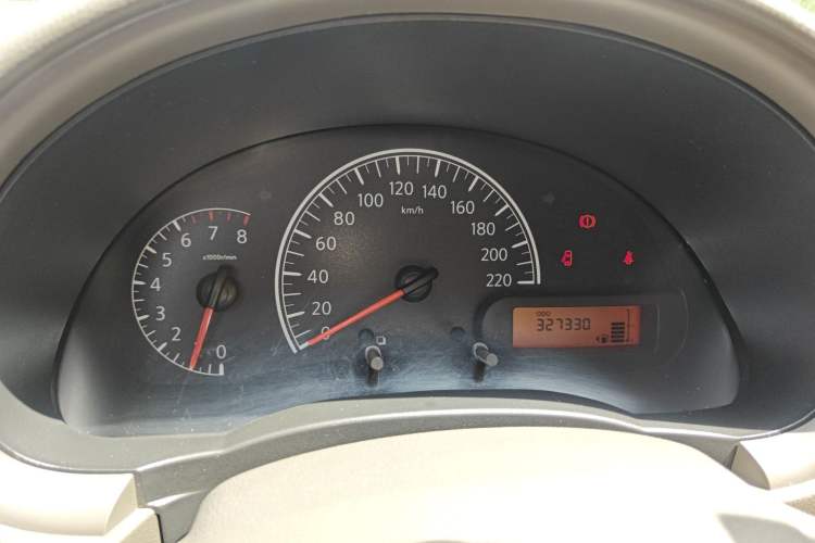 Used Nissan Sunny 2015 1.5XE Manual Comfort Edition
