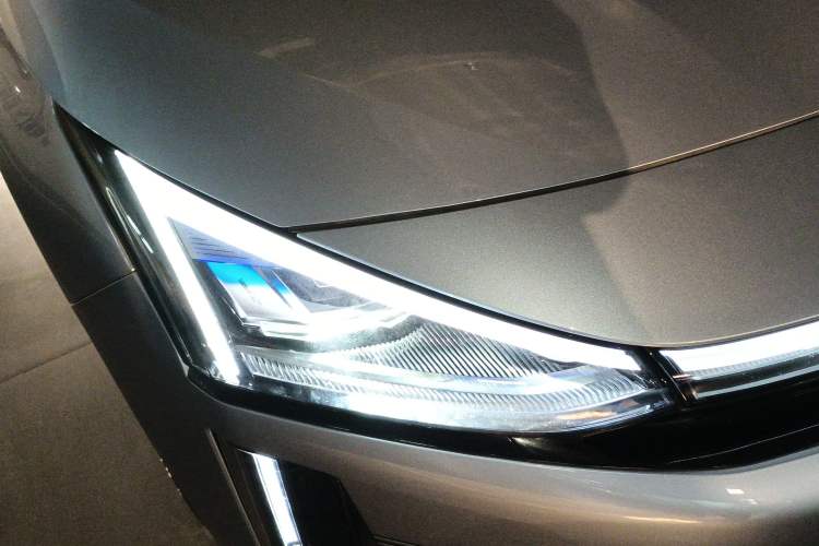 Used Geely Galaxy L6 2025 EM-i 140km Starship Edition Right Front Headlight