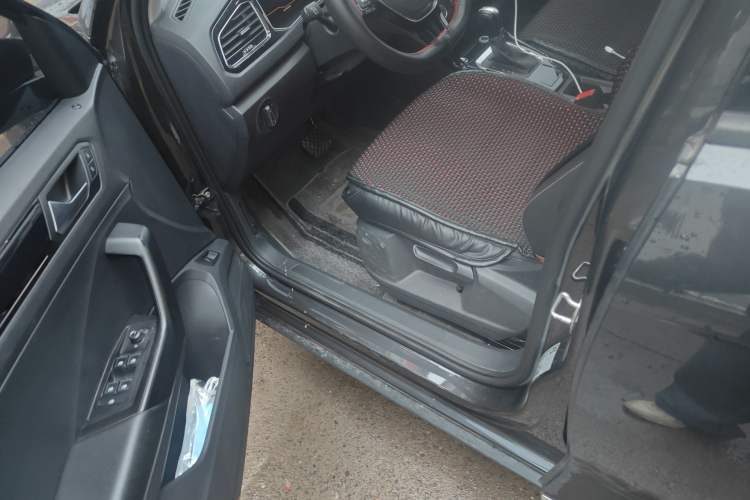 Used Volkswagen T-ROC 2020 280TSI DSG Two-Wheel Drive Comfort Version