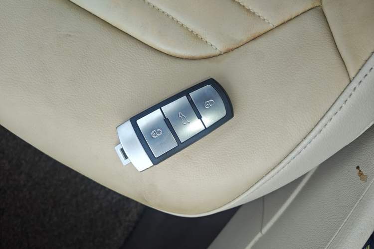 Used Volkswagen Magotan 2012 Revised 1.8TSI Luxury Version Vehicle Key