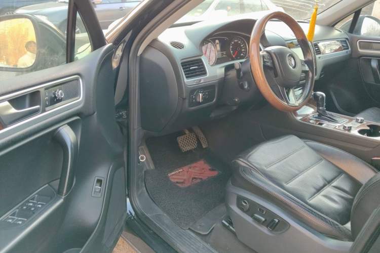 Used Volkswagen Touareg 2011 3.0 TSI High-End Version