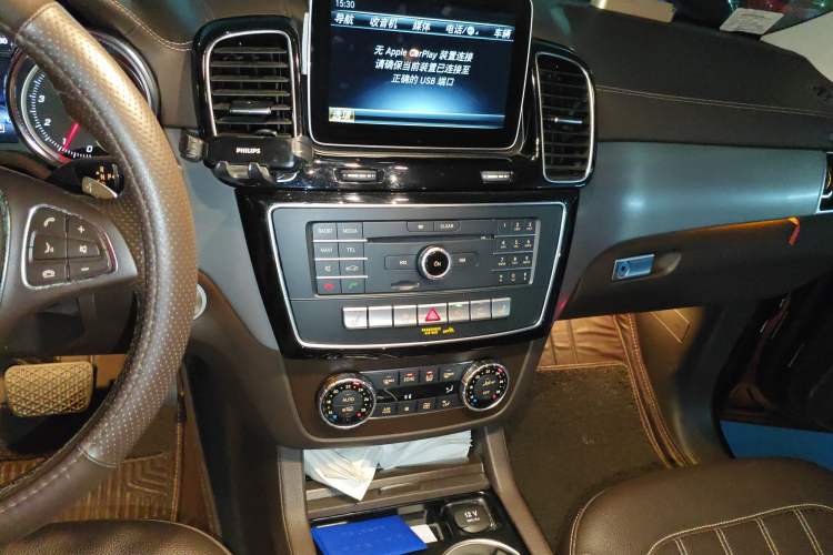 Used Mercedes-Benz GLS 2018 Facelift GLS 320 4MATIC Audio And AC Panel