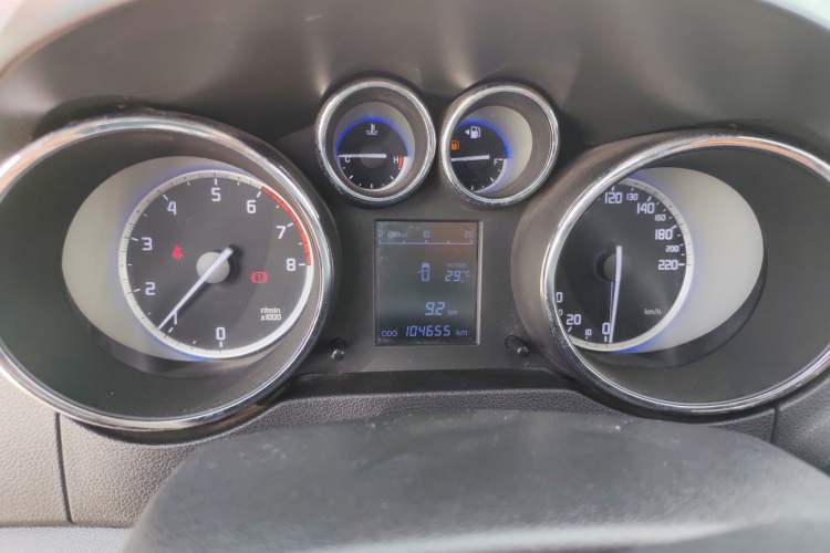 Used CHANGAN CS35 2016 1.6L Manual Luxury Model China V Standard
