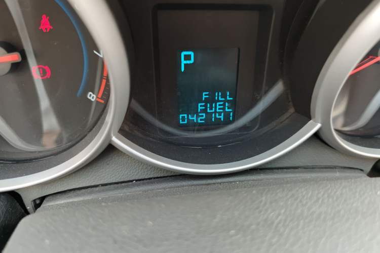 Used Chevrolet Cruze 2013 1.8L SE AT Odometer Close Up