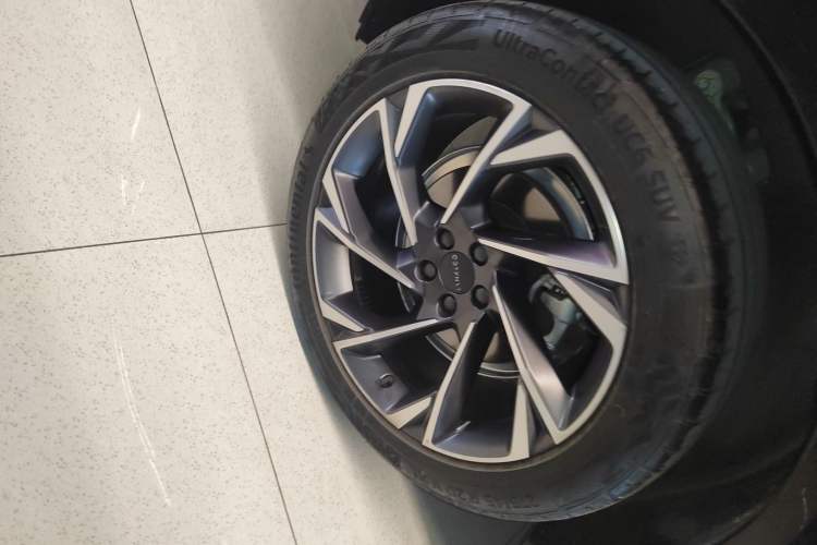 Used Lynk & Co 09 2021 2.0T Halo Six-Seater
