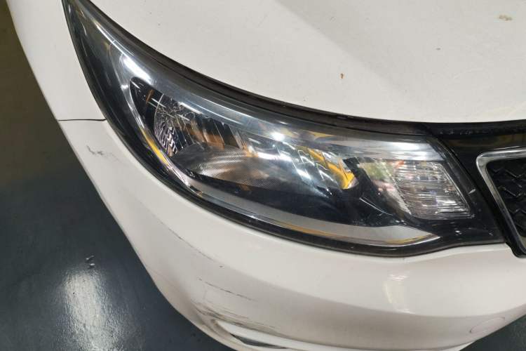 Used Kia K2 2015 Sedan 1.4L MT GLS Right Front Headlight