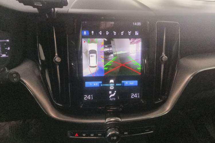 Used Volvo XC60 2019 T5 4x4 Smart Edition China VI Standard
