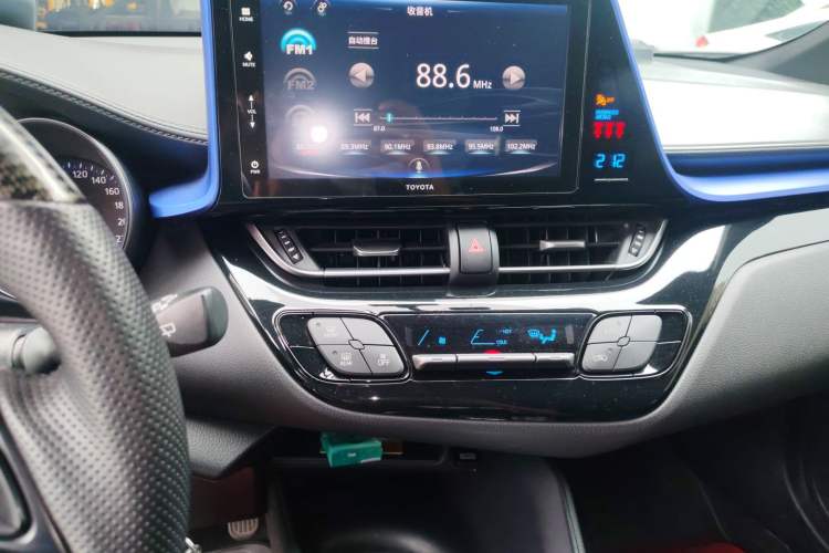 Used Toyota C-HR 2018 2.0L Elite Edition China V standard Audio And AC Panel