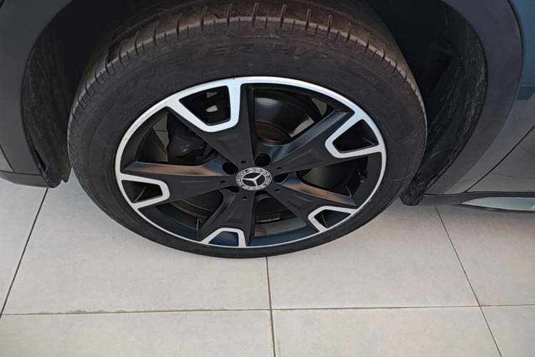 Used Mercedes-Benz GLA 2017 GLA 220 4MATIC Fashion Model Left Front Wheel Hub