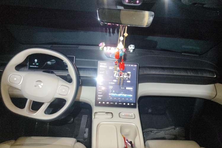 Used Nio ES6 2024 75 kWh
