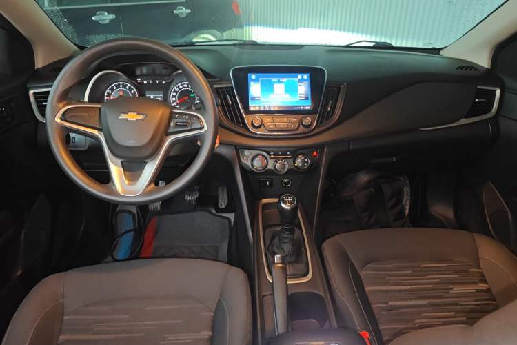 Used Chevrolet Monza 2019 320T Manual Xinxin Edition China VI Center Console