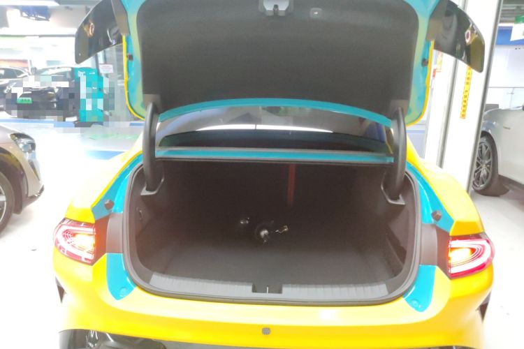 Used Xiaomi Auto SU7 2024 Four-Wheel Drive Ultra-Long Range Advanced Intelligent Driving Max Edition