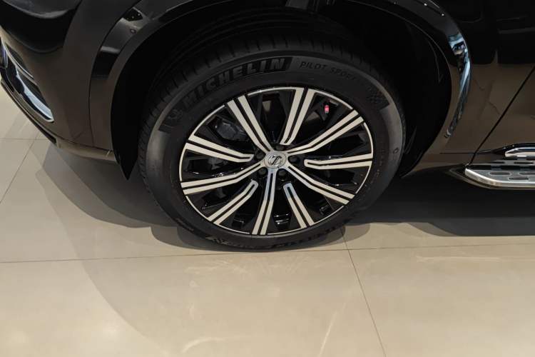 Used Volvo XC90 2025 B5 SmartDrive Luxury Edition 7-Seater
