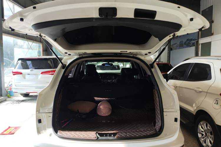 Used JAC Group Refine S7 2017 1.5T Automatic Luxury Model Trunk