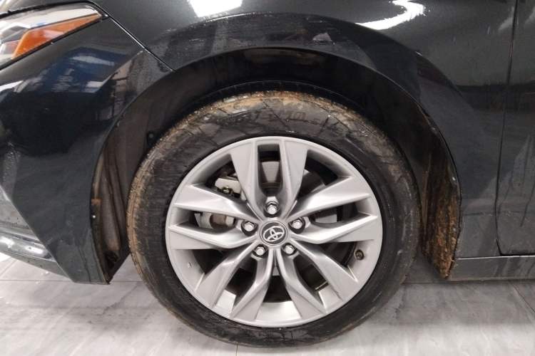 Used Toyota Avalon 2021 2.5L Luxury Edition Left Front Wheel Hub
