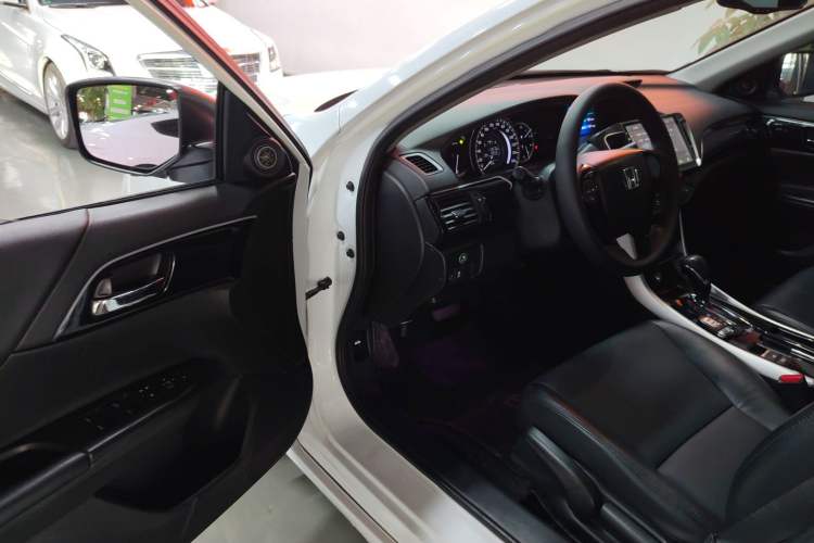 Used Honda Accord 2016 2.0L Comfort Edition
