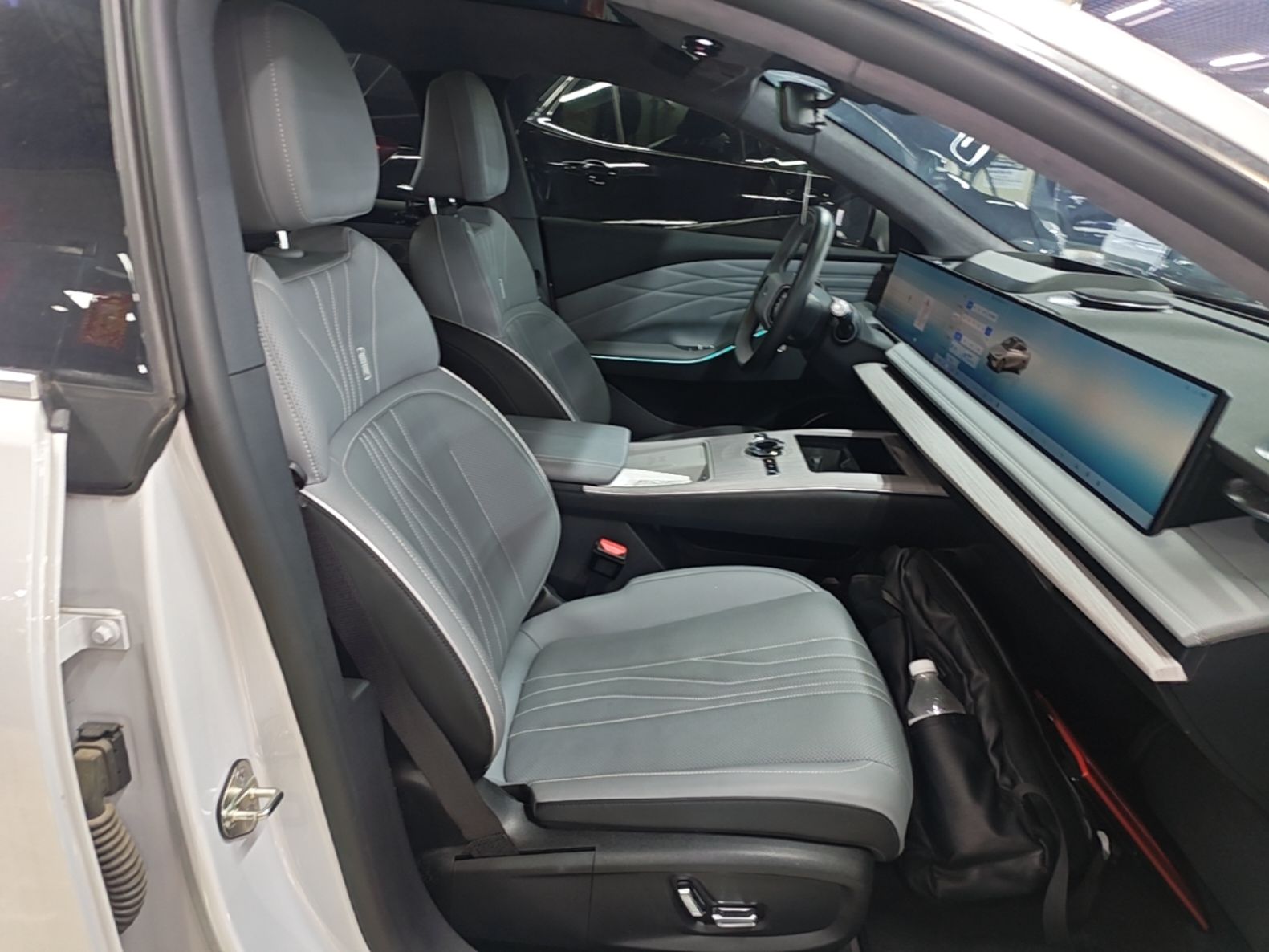 Geely Galaxy E8 2024 550 km Range Rear-Drive MAX — снимка 19
