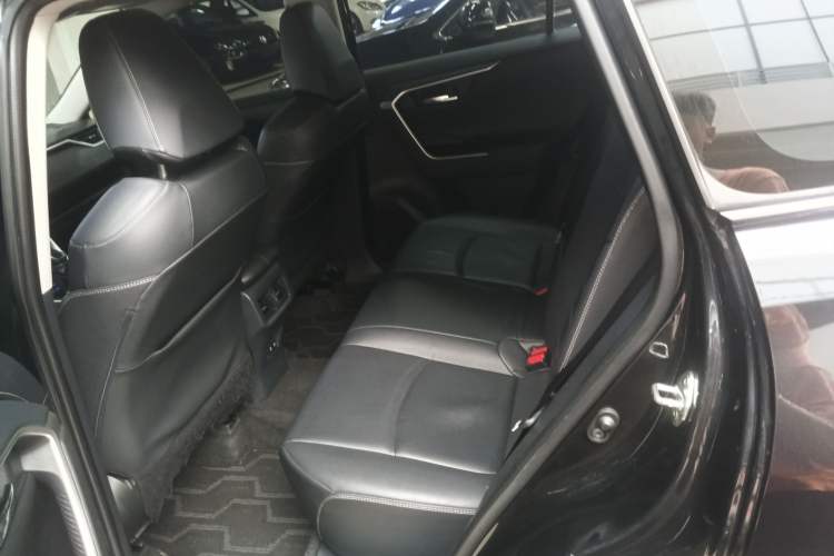 Used Toyota RAV4 2020 2.0L CVT Two-Wheel Drive Fashion PLUS Edition