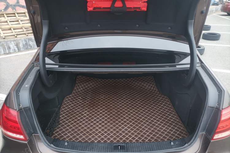 Used Mercedes-Benz E-Class 2014 Restyled E 260 L Sport Edition
