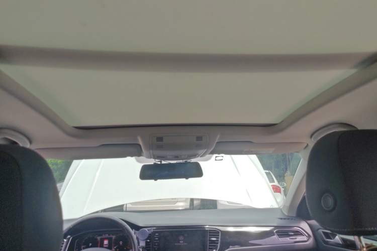 Used Volkswagen T-ROC 2022 280TSI DSG Two-Wheel Drive Comfort PLUS Headliner