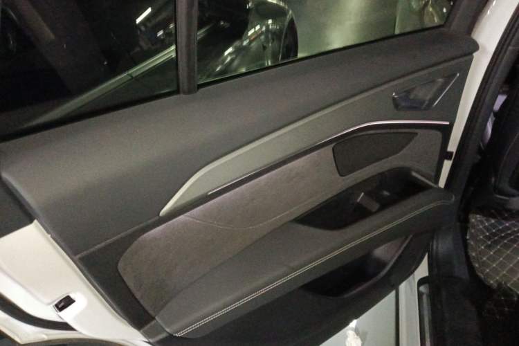 Used Audi Q5 e-tron 2022 40 e-tron Starlight Edition Mech Kit
