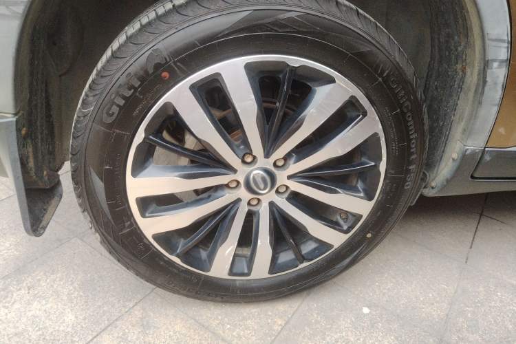 Used GAC Trumpchi GS4 2017 235T Automatic Two-Wheel Drive Luxury Smart Connectivity Version Right Rear Wheel Hub