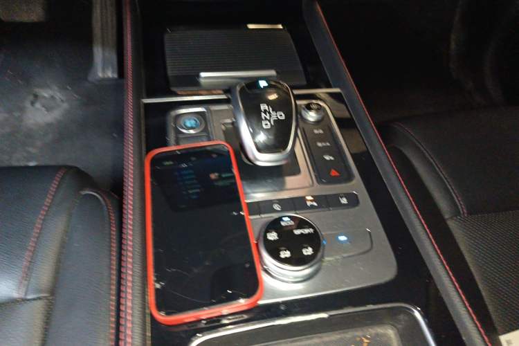 Used BYD Tang New Energy 2020 DM 2.0T Dual-Engine All-Wheel Drive Prestige 7-Seater China VI Standard
