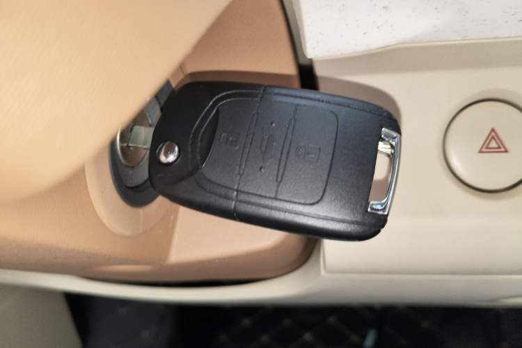 Used Wuling Hongguang MINIEV 2024 3rd Generation 215km Youth Edition Vehicle Key