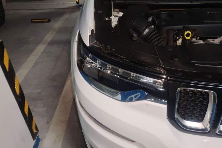 Used Jeep Grand Commander 2018 2.0T Four-Wheel Drive Smart Enjoyment Version China V Emission Standard
