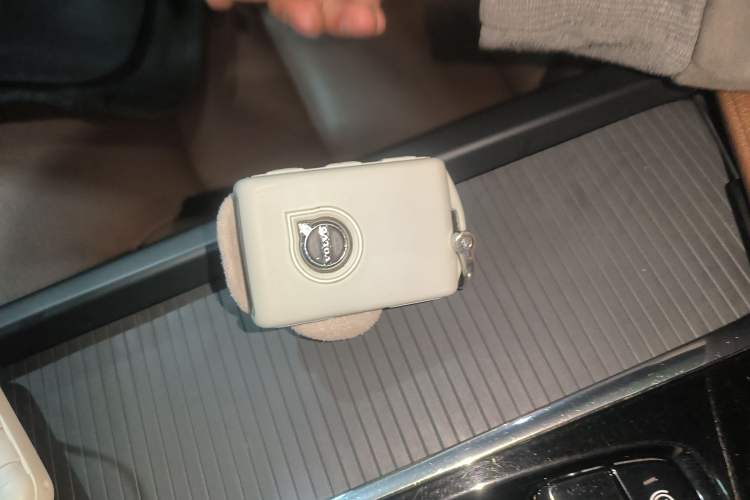 Used Volvo V60 2020 T4 Zhiyi Luxury Edition
