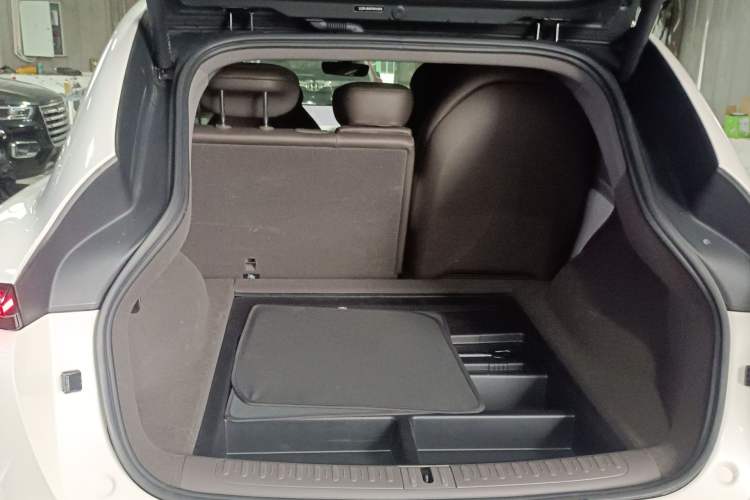 Used IM LS7 2023 90 kWh Elite Rear-Drive Version