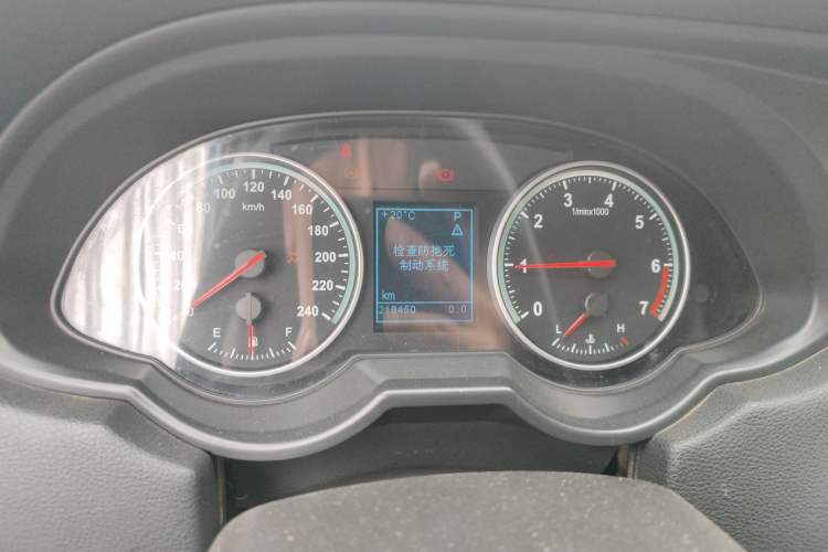 Used Brilliance H530 2011 1.6L Automatic Comfort Edition Odometer Close Up