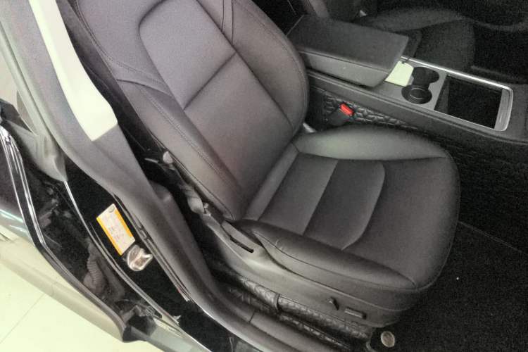 Used Tesla Model Y 2021 Long-Range All-Wheel-Drive Version
