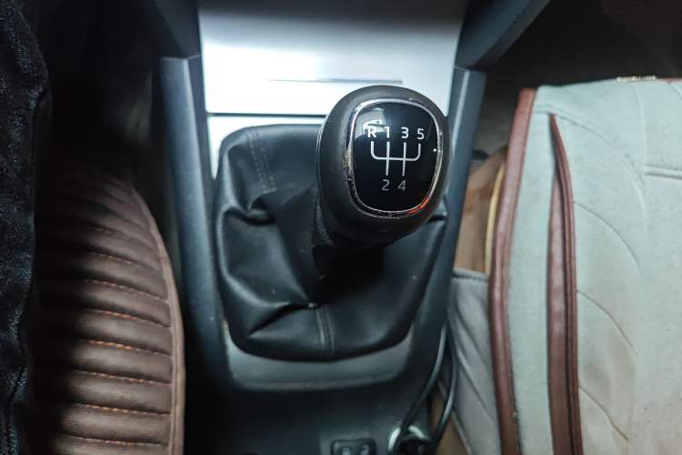 Used Skoda Octavia 2015 Classic Model 1.6L Manual Eado Version
