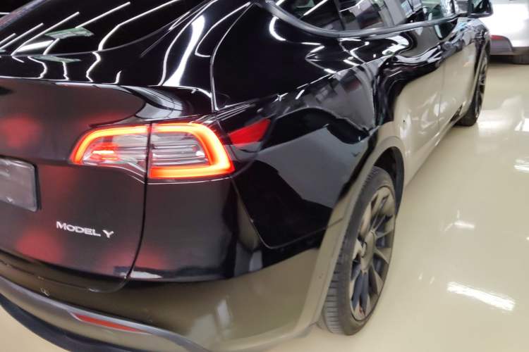 Used Tesla Model Y 2022 Long-Range All-Wheel-Drive Version