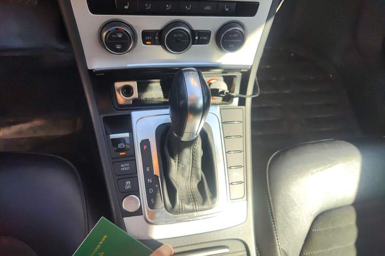 Used Volkswagen Magotan 2015 Revised Version 2.0 TSI Luxury Edition
