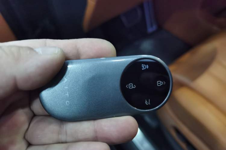 Used Hima AITO M8 2025 Model, Pure Electric Max+ Five-Seat All-Wheel-Drive Version
