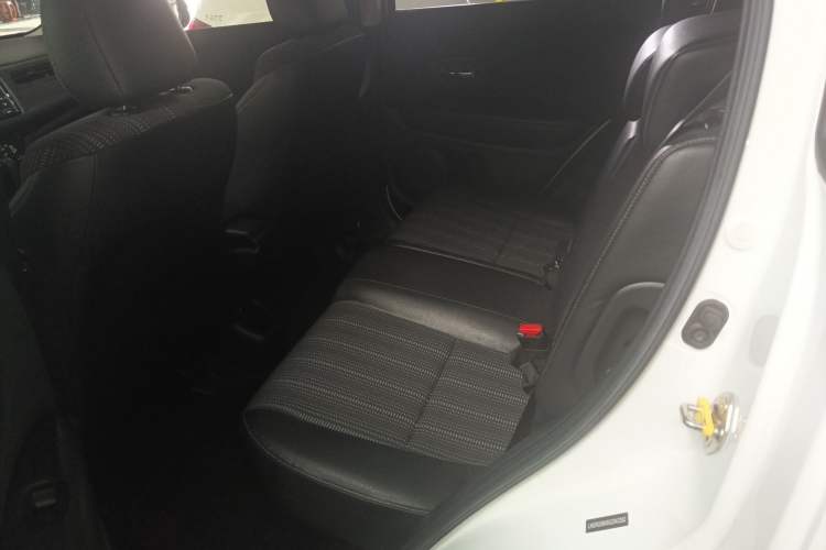 Used Honda Vezel 2016 1.8L CVT Front-Wheel Drive Pioneer Edition
