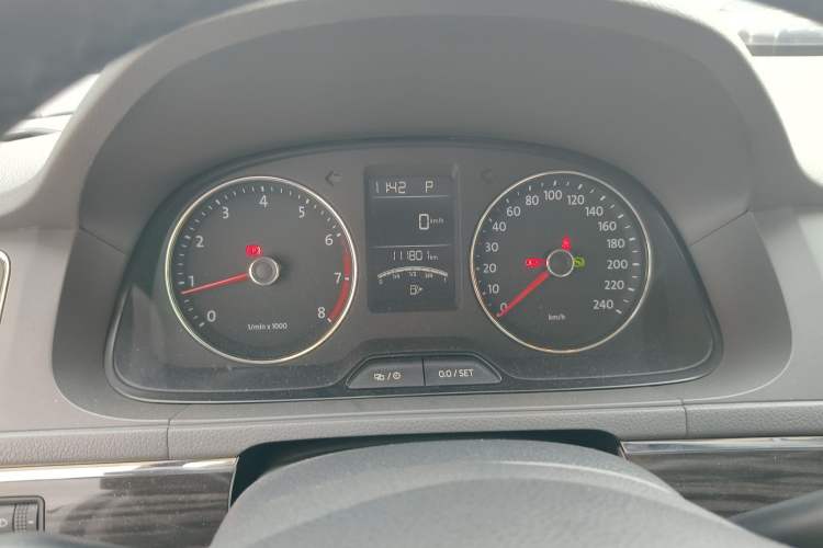 Used Volkswagen Gran Lavida 2013 1.6L Automatic Luxury Model Instrument Cluster