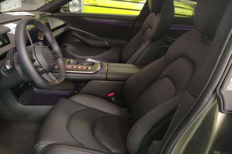 Used Xiaomi Auto SU7 2024 Four-Wheel Drive Ultra-Long Range Advanced Intelligent Driving Max Edition Left Front Seat