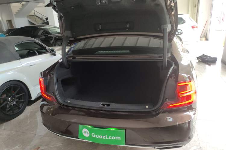 Used Volvo S90 2017 T5 Smart Luxury Edition