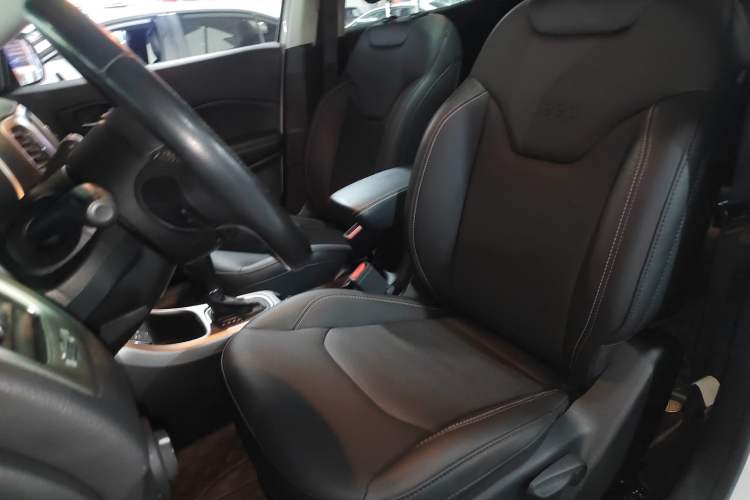 Used Jeep Compass 2017 200T Automatic Family Edition
