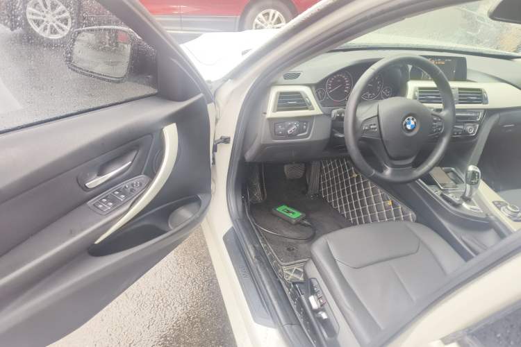 Used BMW 3 Series 2016 320i Fashion Model Driver Seat