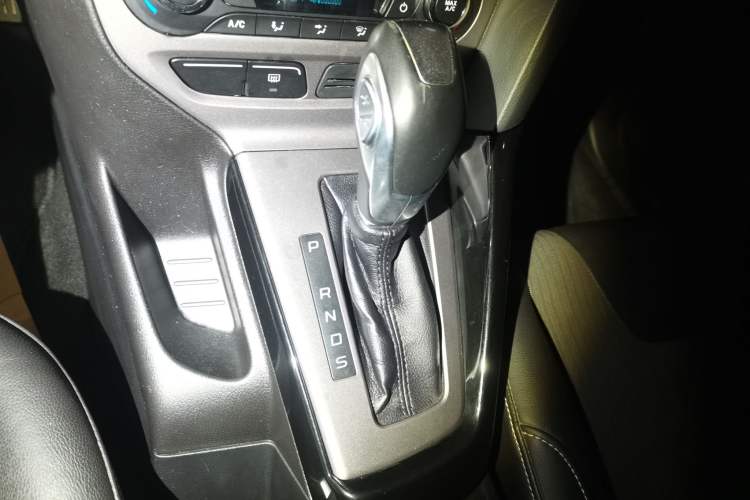 Used Ford Focus 2012 Hatchback 1.6L Automatic Fashion Edition Gear Lever