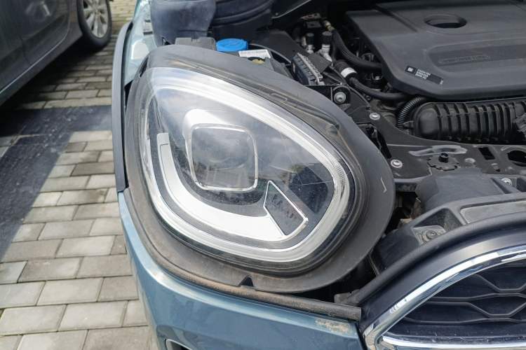 Used MINI Countryman 2022 2.0T COOPER S ALL4 Right Front Headlight