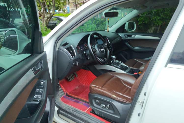 Used Audi Q5 2015 40 TFSI Technology Edition Driver Seat