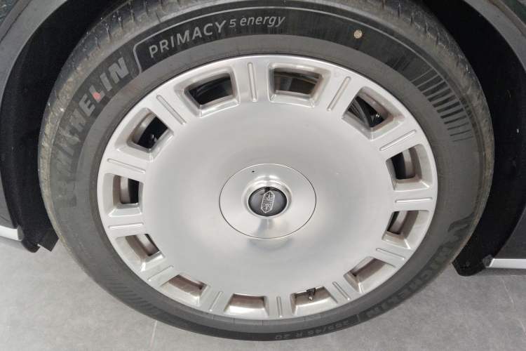 Used Hima S800 2025 Model, Range-Extended Starlight Prestige Edition, 5 Seats
