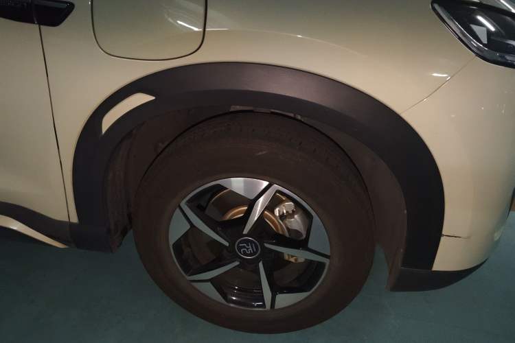 Used BYD Yuan UP 2024 401KM Beyond Edition Right Front Wheel Hub