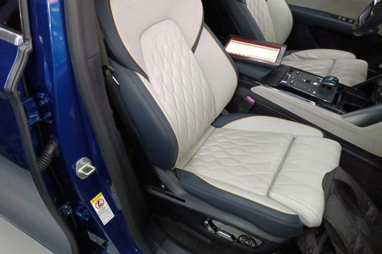 Used BYD Tang New Energy 2022 EV 635 km All-Wheel-Drive Flagship Model
